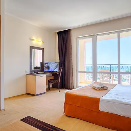 Апартхотел Majestic 4*