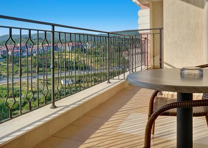 מלון דירות Majestic סאני ביץ'