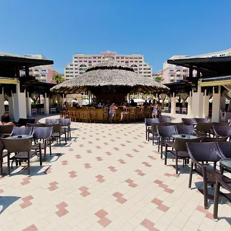 Aparthotel Majestic *