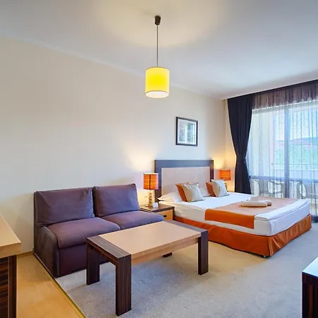 Aparthotel Majestic *