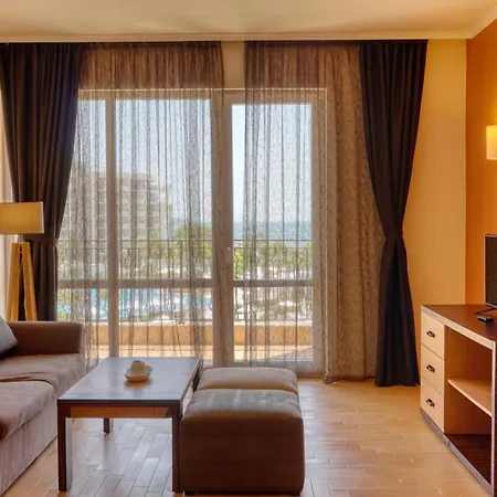 Majestic Apartahotel 4*