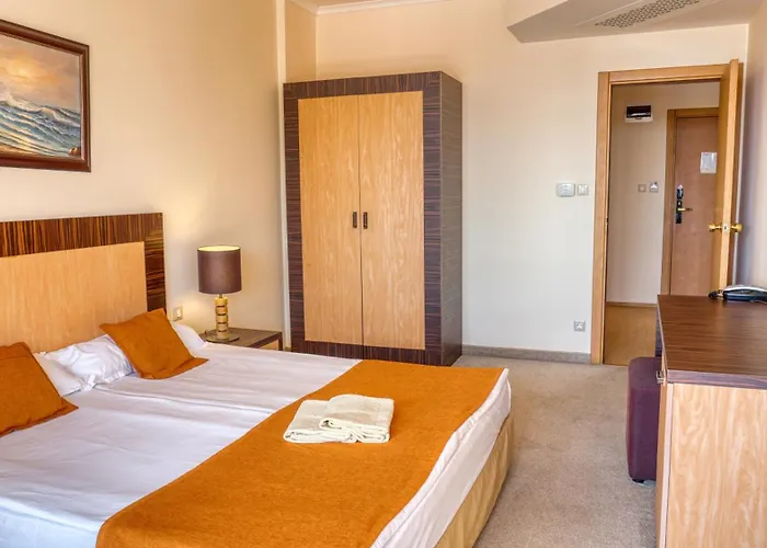 Aparthotel Majestic 4*